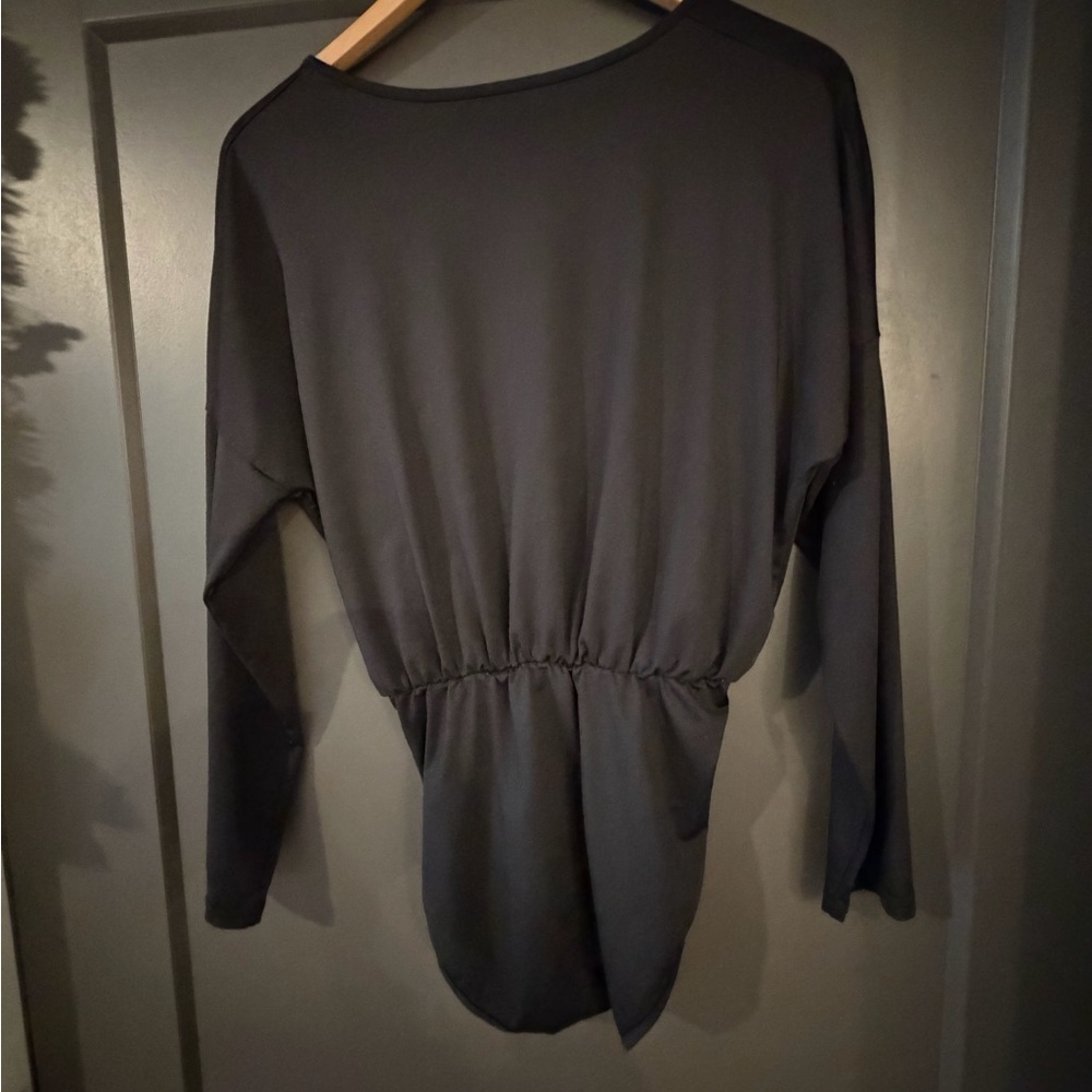 Black Long Deep V-neck Sleeve Bodysuit size Medium - Picture 4 of 4
